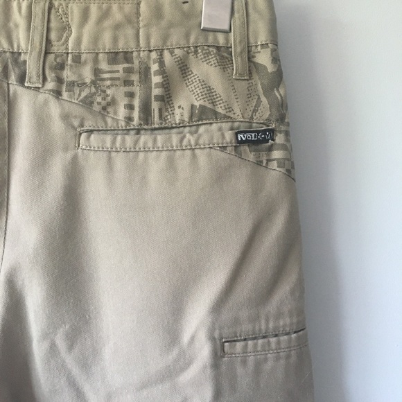 Volcom khaki shorts - Picture 5 of 9